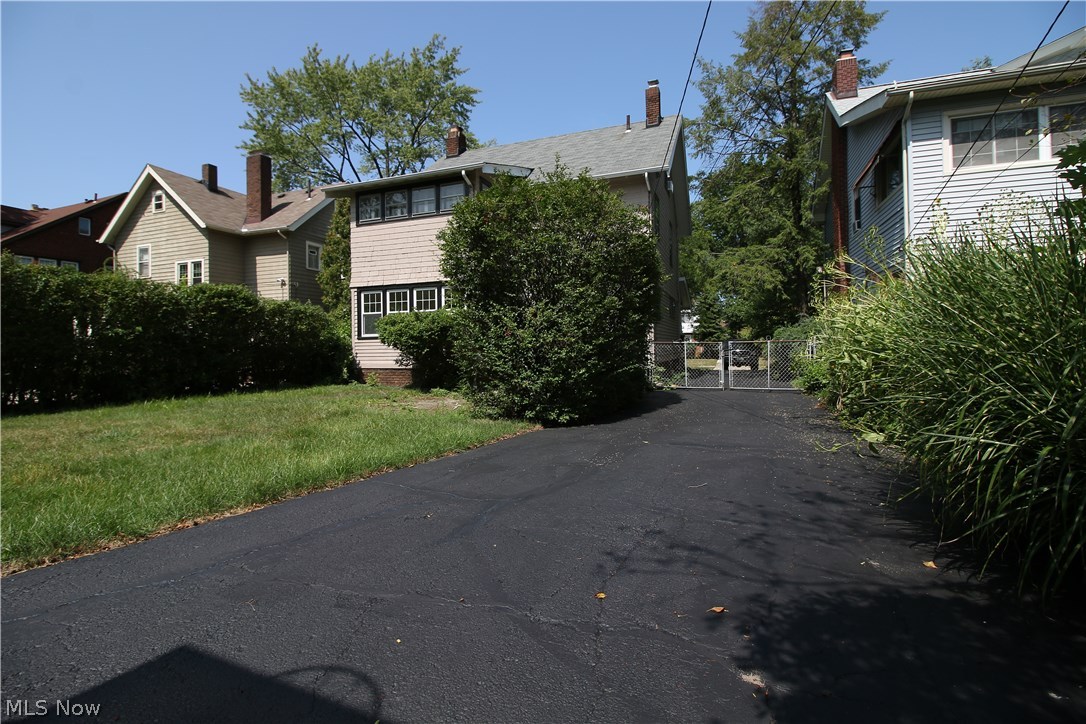3010 Berkshire Road Cleveland, OH 44118 - Photo 20 of 21 Gallery Image 20