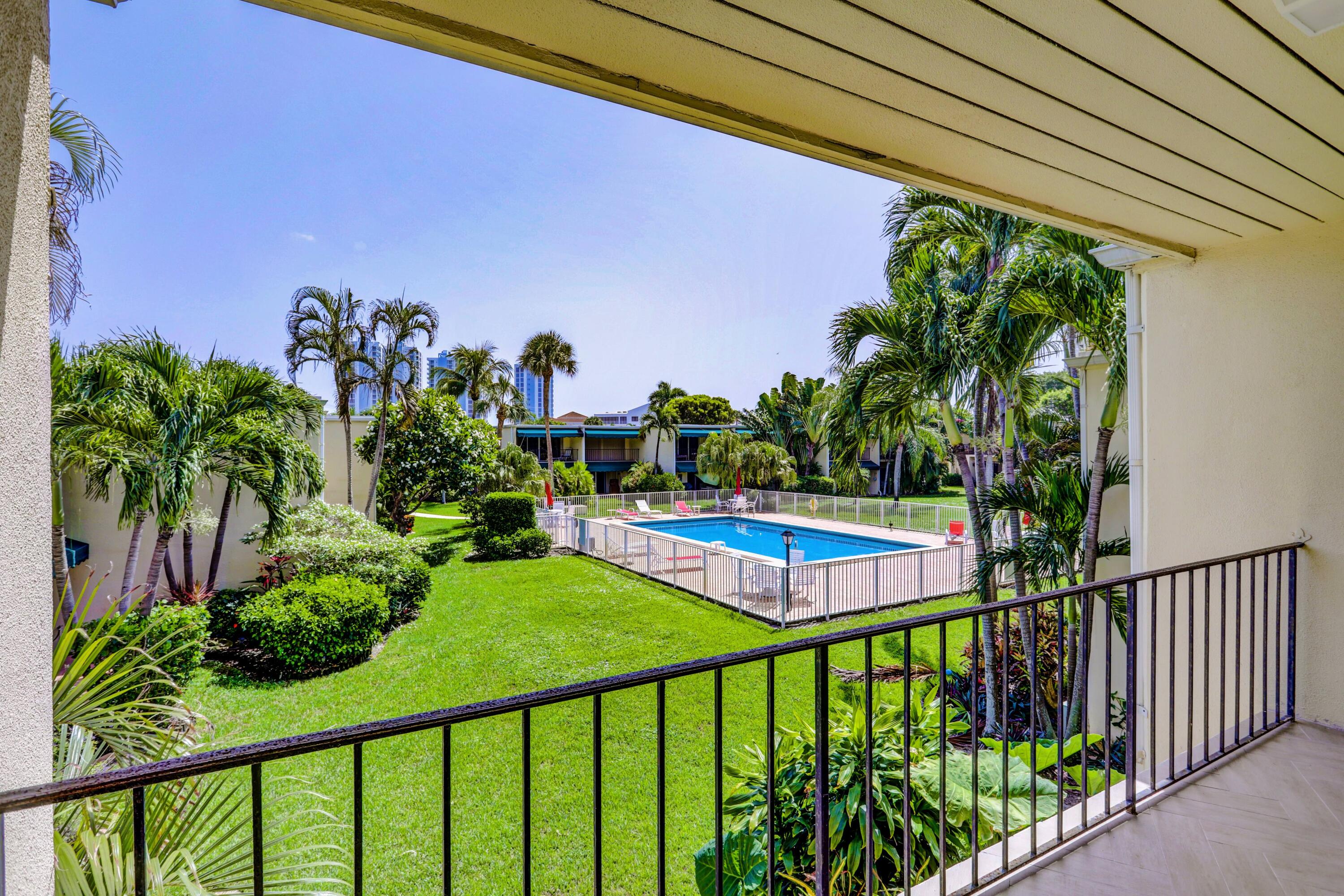 394 Golfview Road, Unit F North Palm Beach, FL 33408 - Photo 37 of 73 a view of a backyard