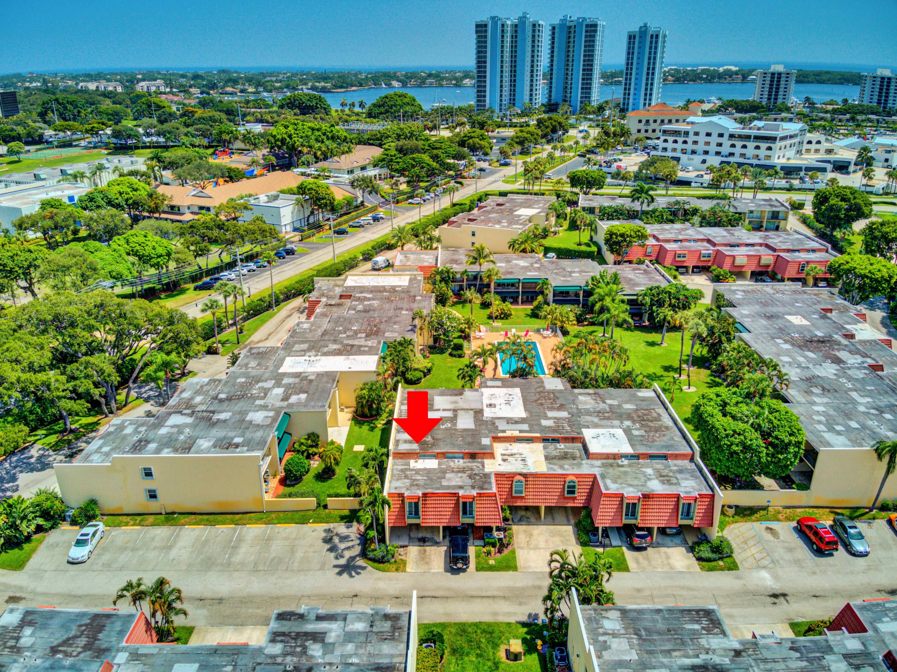 394 Golfview Road, Unit F North Palm Beach, FL 33408 - Photo 58 of 73 an aerial view of multiple house
