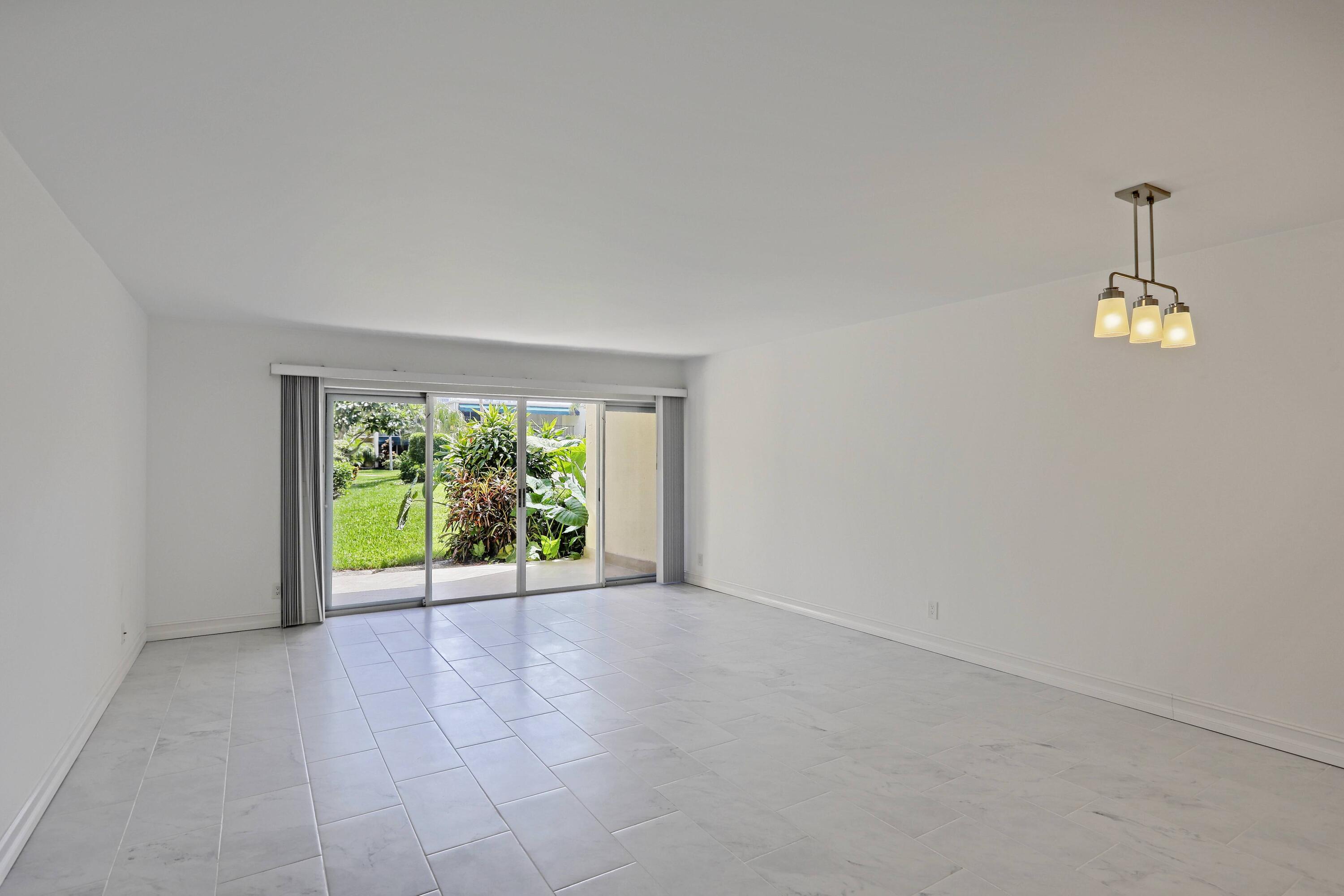 394 Golfview Road, Unit F North Palm Beach, FL 33408 - Photo 10 of 73 Living Room