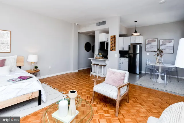 $1,999 | 1851 Columbia Road Northwest, Unit 603, Washington, DC 20009