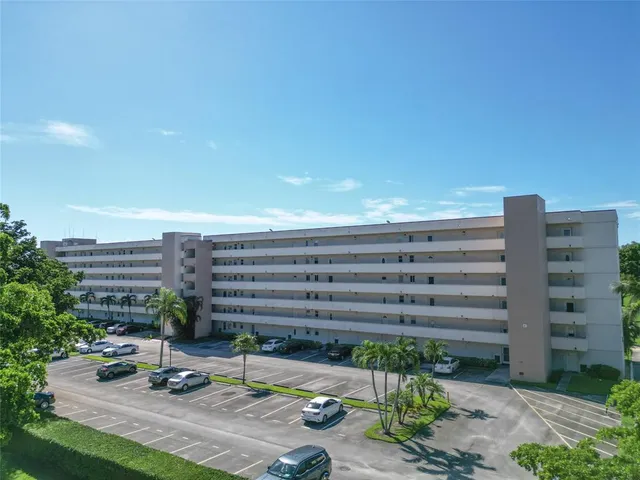 $1,549 | 8900 Washington Street, Unit 115, Pembroke Pines, FL 33025