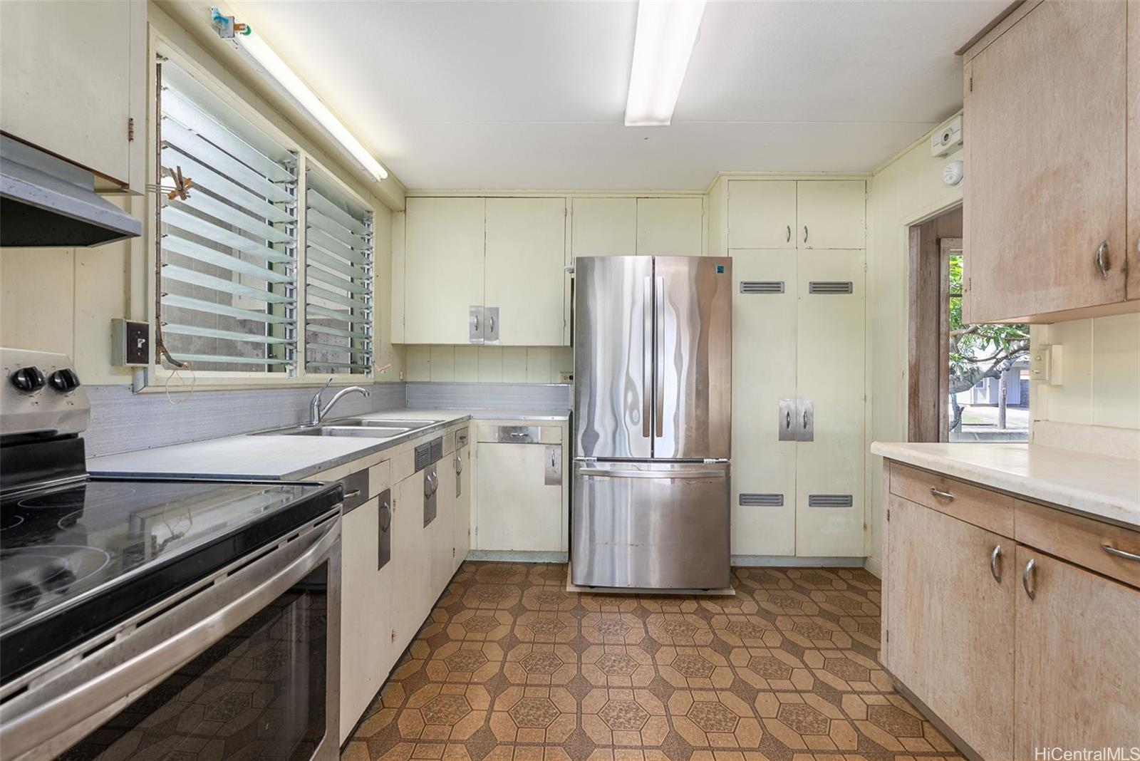 6017 Aimoku Street Honolulu, HI 96821 - Photo 7 of 22
