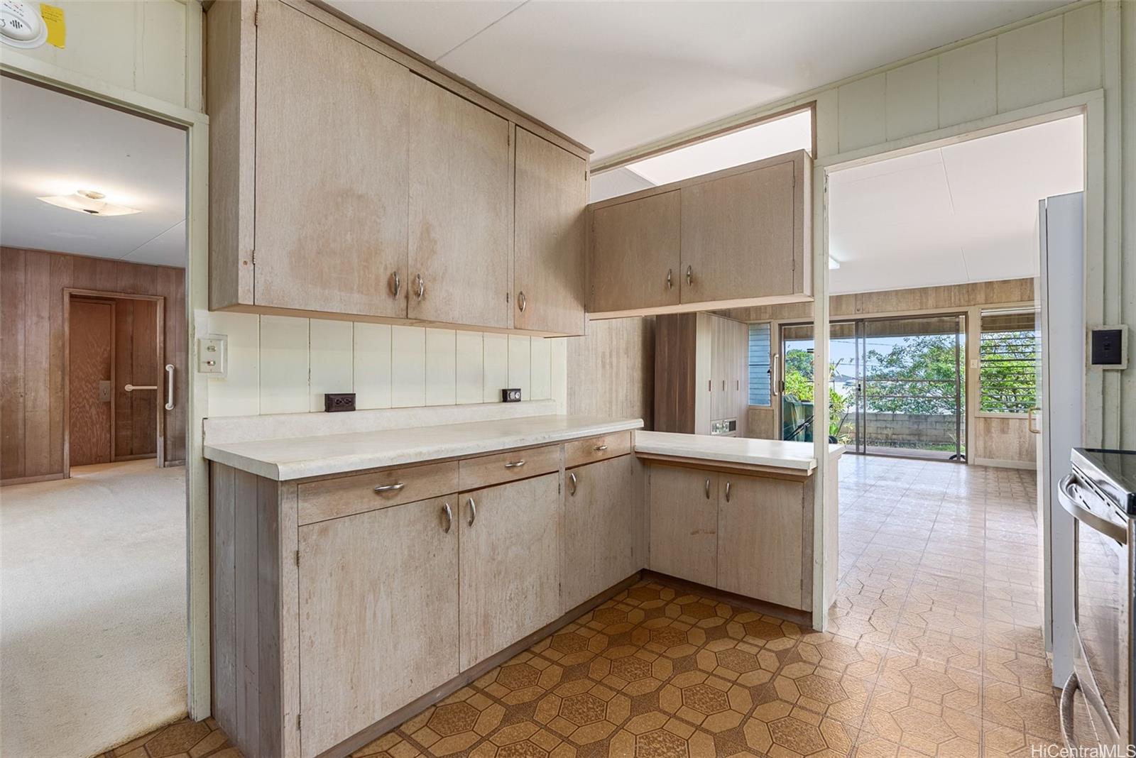 6017 Aimoku Street Honolulu, HI 96821 - Photo 9 of 22