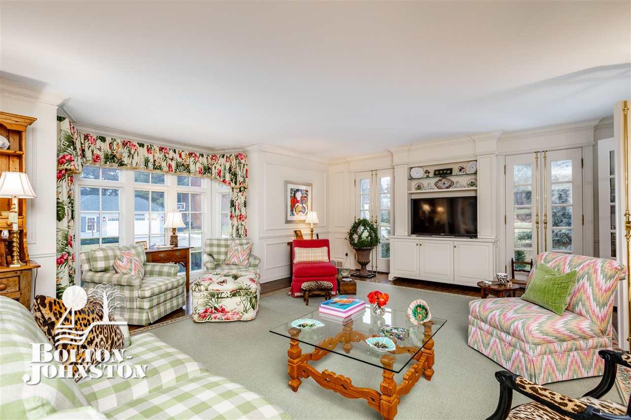 27 Beacon Hill Road Grosse Pointe, MI 48236 - Photo 4 of 51 Gracious Bay Windows