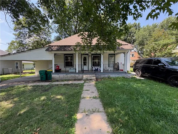 $215,000 | 304 Rogers Street, Louisburg, KS 66053