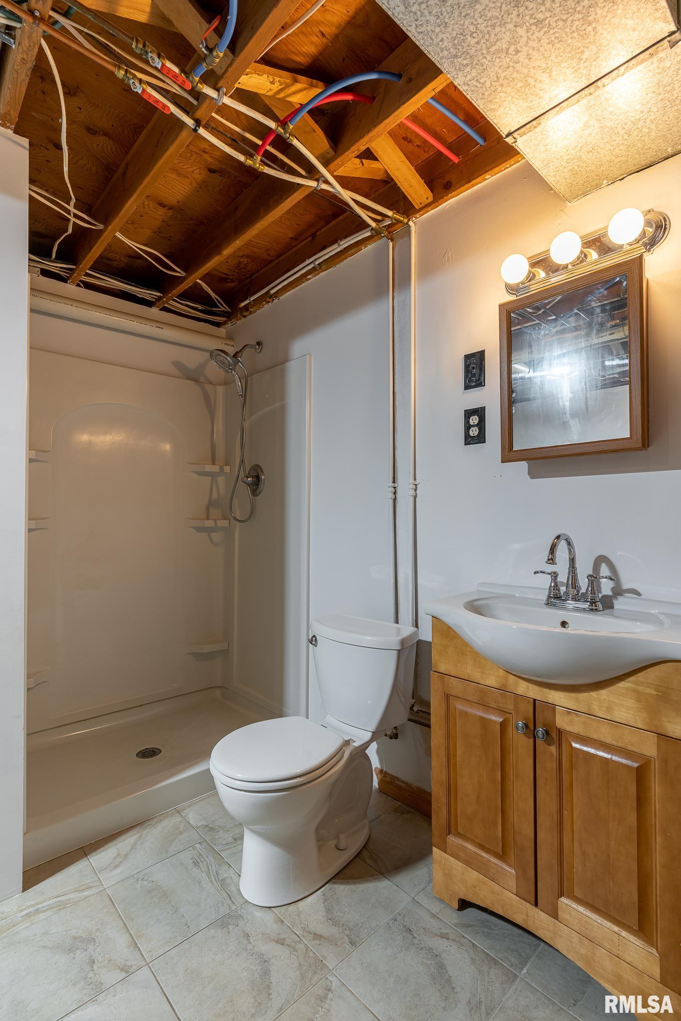 1605 Middle Road Camanche, IA 52730 - Photo 20 of 24 Gallery Image 20