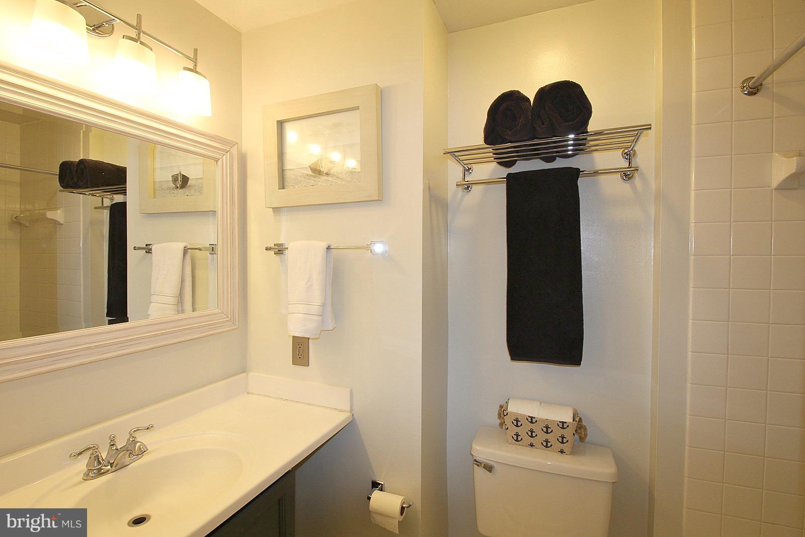 424 West Glebe Road Alexandria, VA 22305 - Photo 13 of 24 Full bath master en suite!