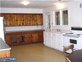 460 Almshouse Road Doylestown, PA 18901 - Photo 4 of 12 Kitchen