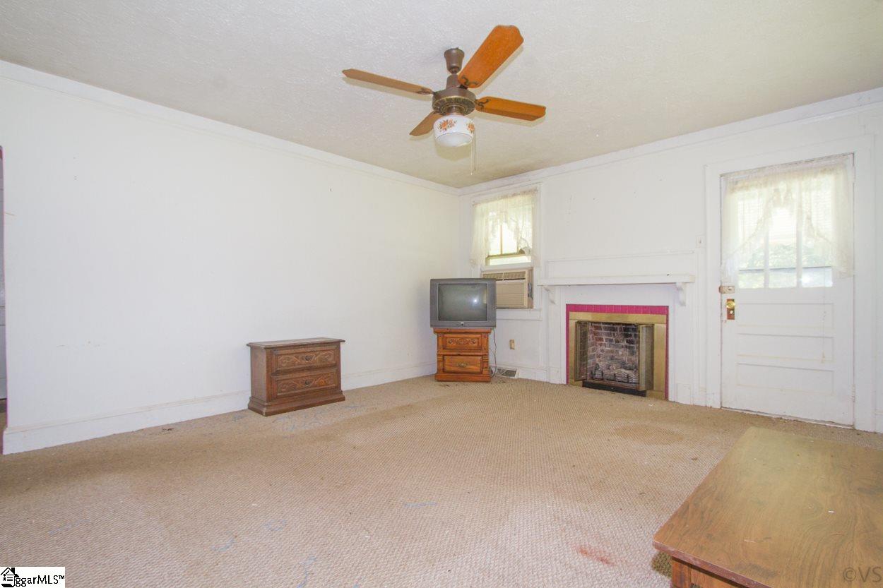 197 McWhorter Road Easley, SC 29642 - Photo 9 of 36