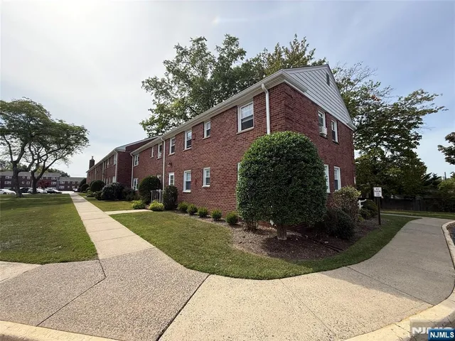 $235,000 | 12 Gainesborough Terrace, Unit 1B, River Edge, NJ 07661