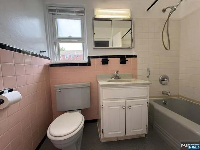 $235,000 | 12 Gainesborough Terrace, Unit 1B, River Edge, NJ 07661