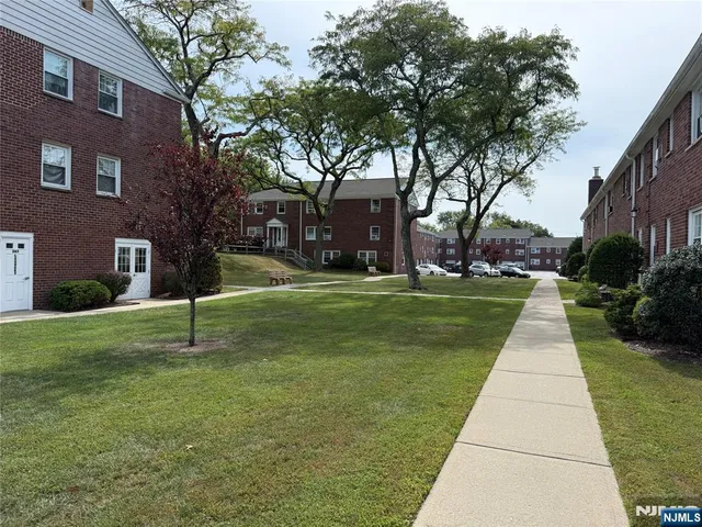 $235,000 | 12 Gainesborough Terrace, Unit 1B, River Edge, NJ 07661