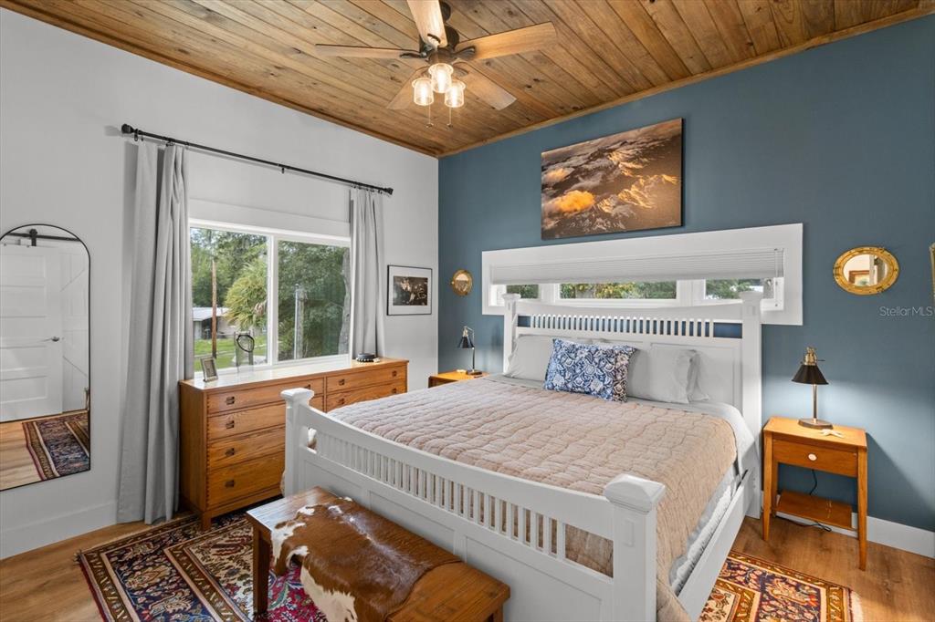 5328 Riverside Drive Yankeetown, FL 34498 - Photo 17 of 46 a bedroom with a bed and a window