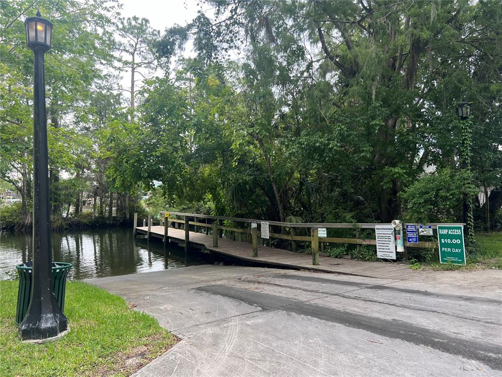 5328 Riverside Drive Yankeetown, FL 34498 - Photo 40 of 46 a view of park with bench and trees
