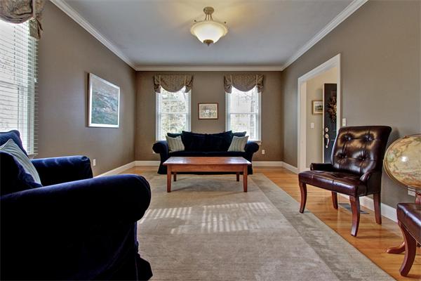 13 Glen Road Hopkinton, MA 01748 - Photo 5 of 29 Gallery Image 5