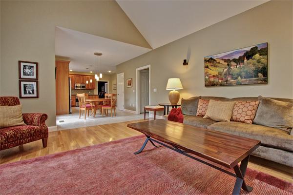 13 Glen Road Hopkinton, MA 01748 - Photo 9 of 29 Gallery Image 9