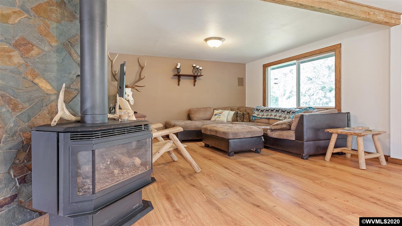 30630 Fairview Road Lebanon, OR 97355 - Photo 10 of 32 Gallery Image 10