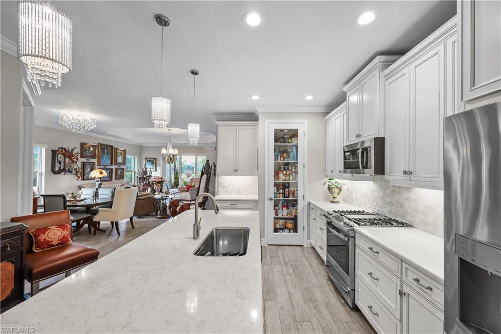 2302 Marquesa Circle Naples, FL 34112 - Photo 13 of 47