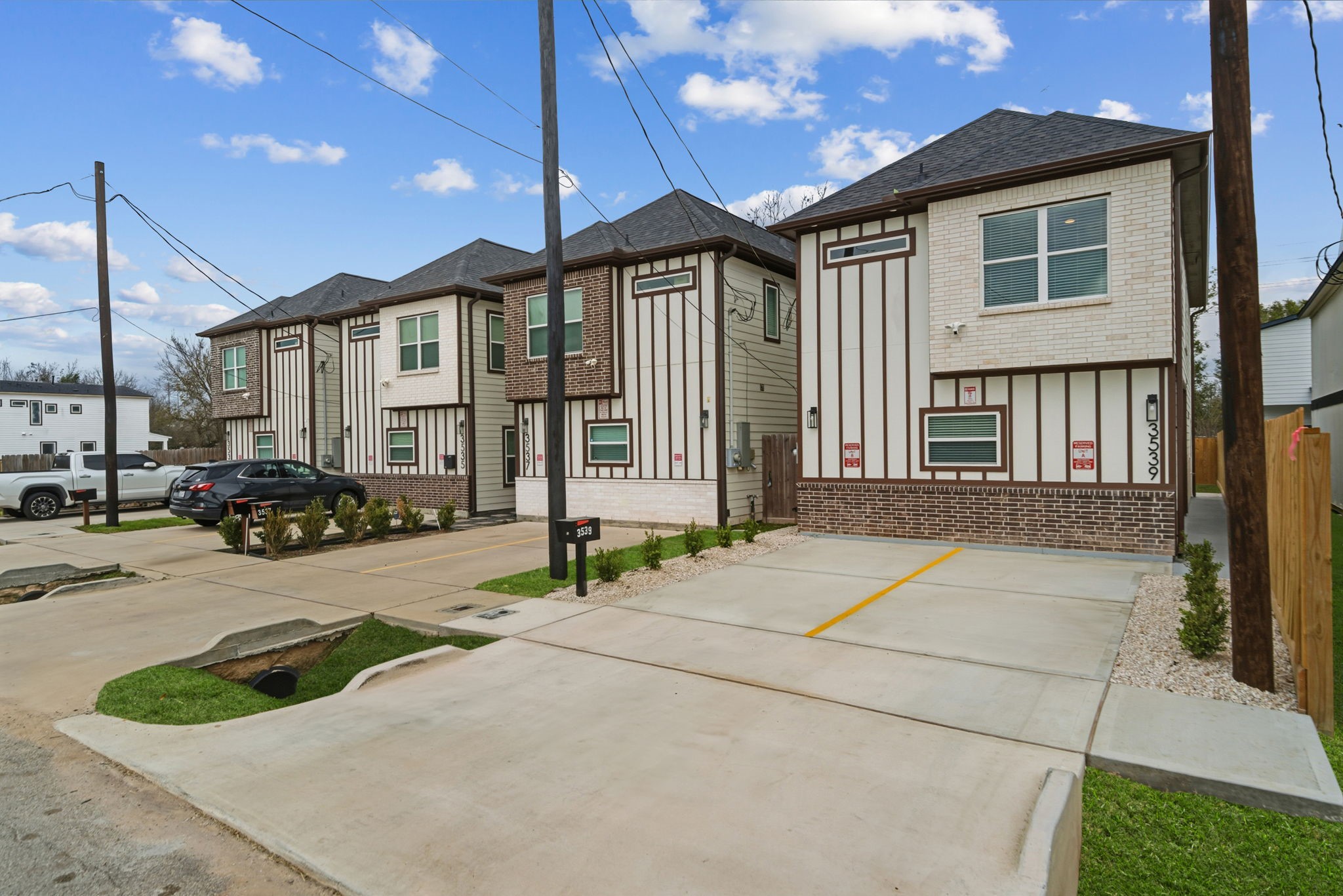 3539 Mt Pleasant Street, Unit B Houston, TX 77021 - Photo 16 of 16 a front view of a house with a garden and patio
