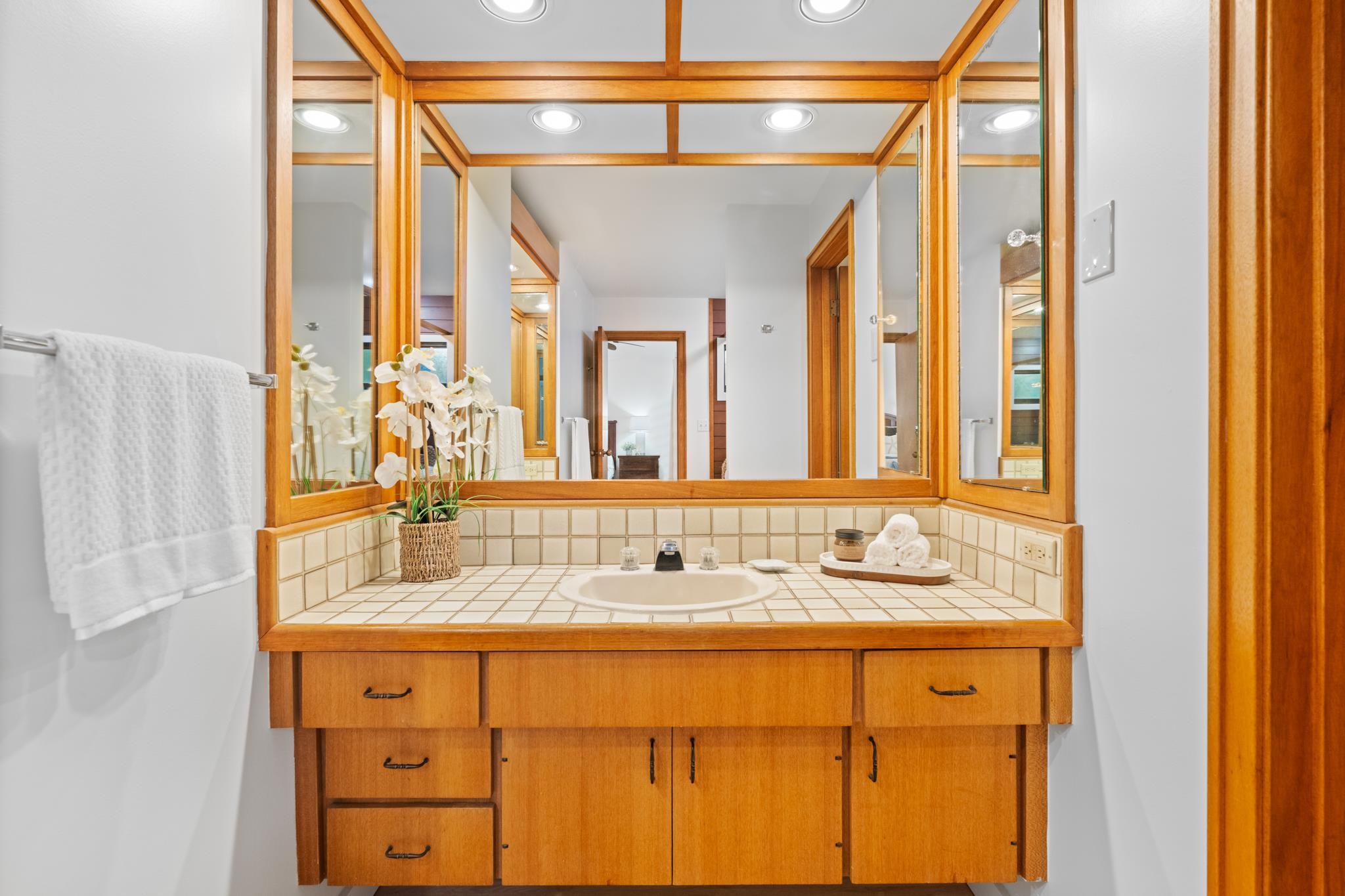 100 Ridge Road, Unit 2712 Lahaina, HI 96761 - Photo 27 of 32 Gallery Image 27