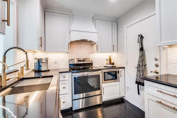 $2,595 | 4112 Shadow Gables Drive, Dallas, TX 75287