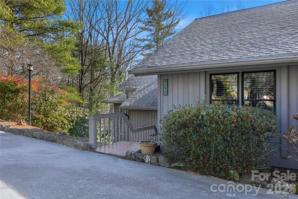 $519,000 | 150 Racquet Club Villas Drive, Sapphire, NC 28774