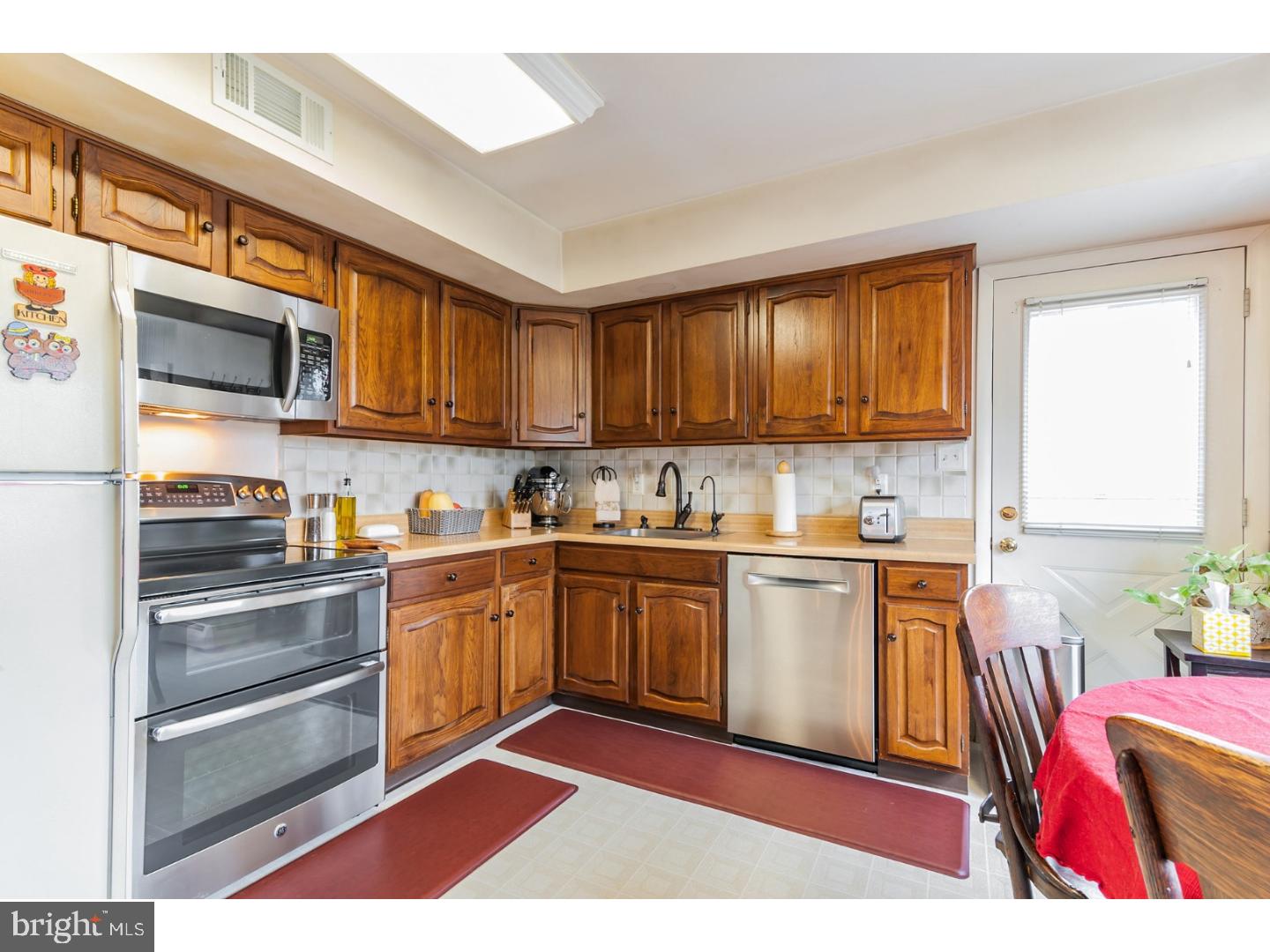 16 Lawrence Road Audubon, PA 19403 - Photo 8 of 25 Kitchen