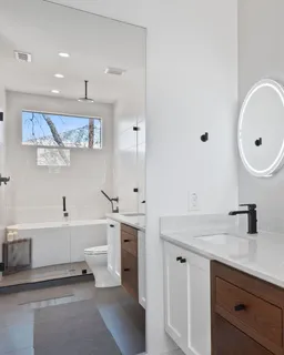 $765,500 | 308 Onion Street, Austin, TX 78702