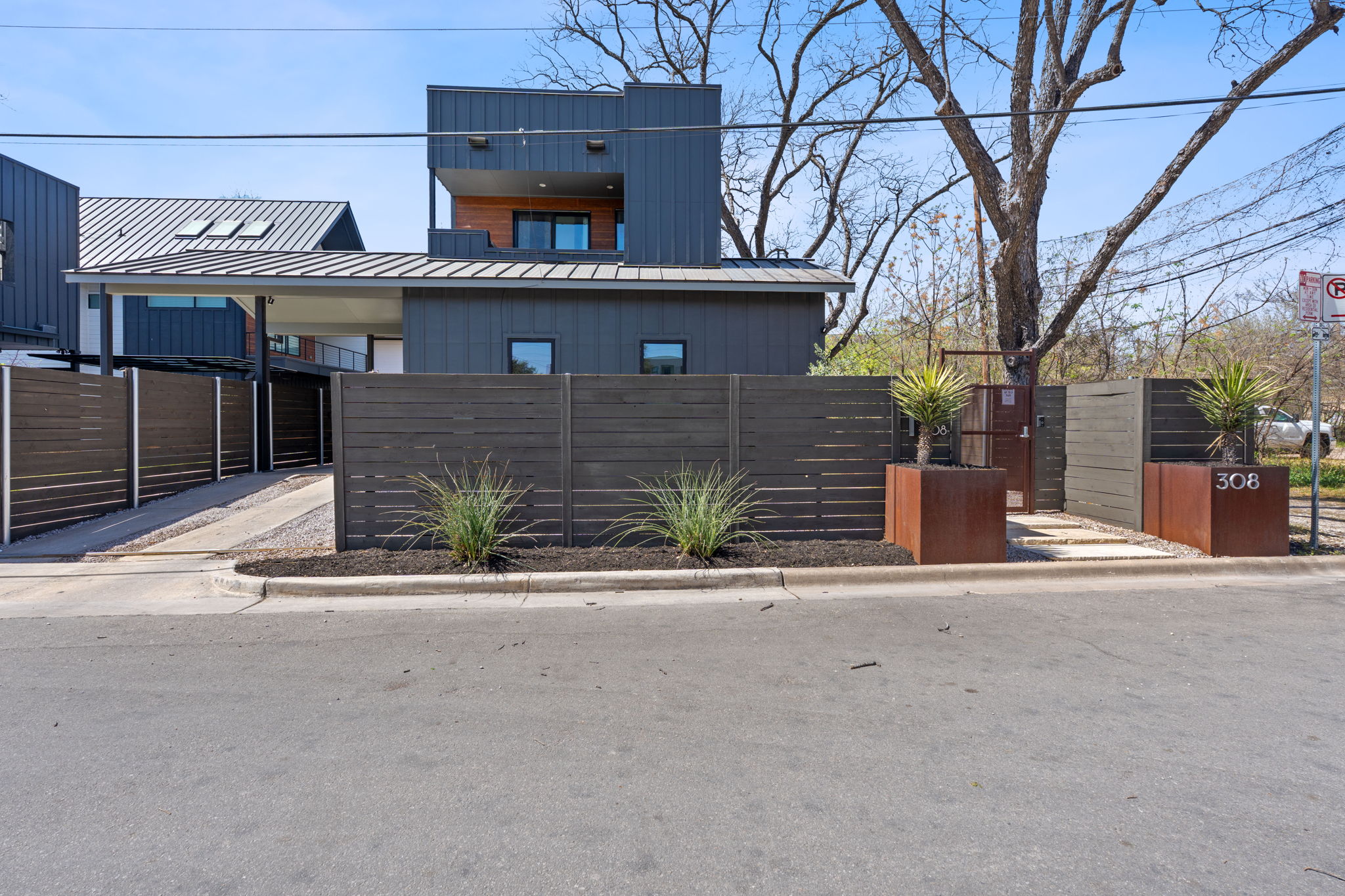 308 Onion Street Austin, TX 78702 - Photo 3 of 40 front view of a house with a street