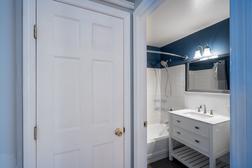 16 Balmoral Street, Unit 422 Andover, MA 01810 - Photo 20 of 34
