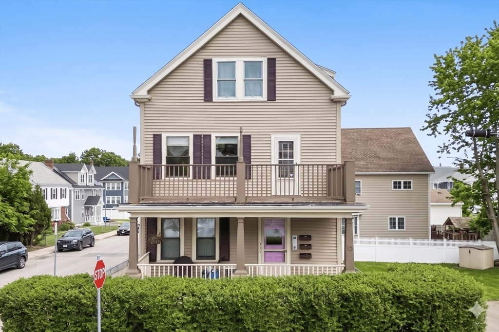 15 Hillock St Unit 2  