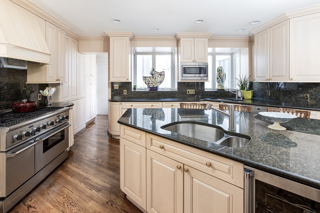 274 Beacon Street, Unit PH Boston, MA 02116 - Photo 7 of 19