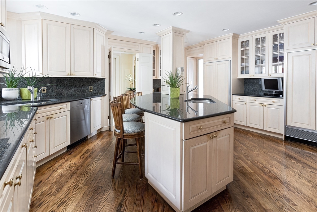 274 Beacon Street, Unit PH Boston, MA 02116 - Photo 8 of 19