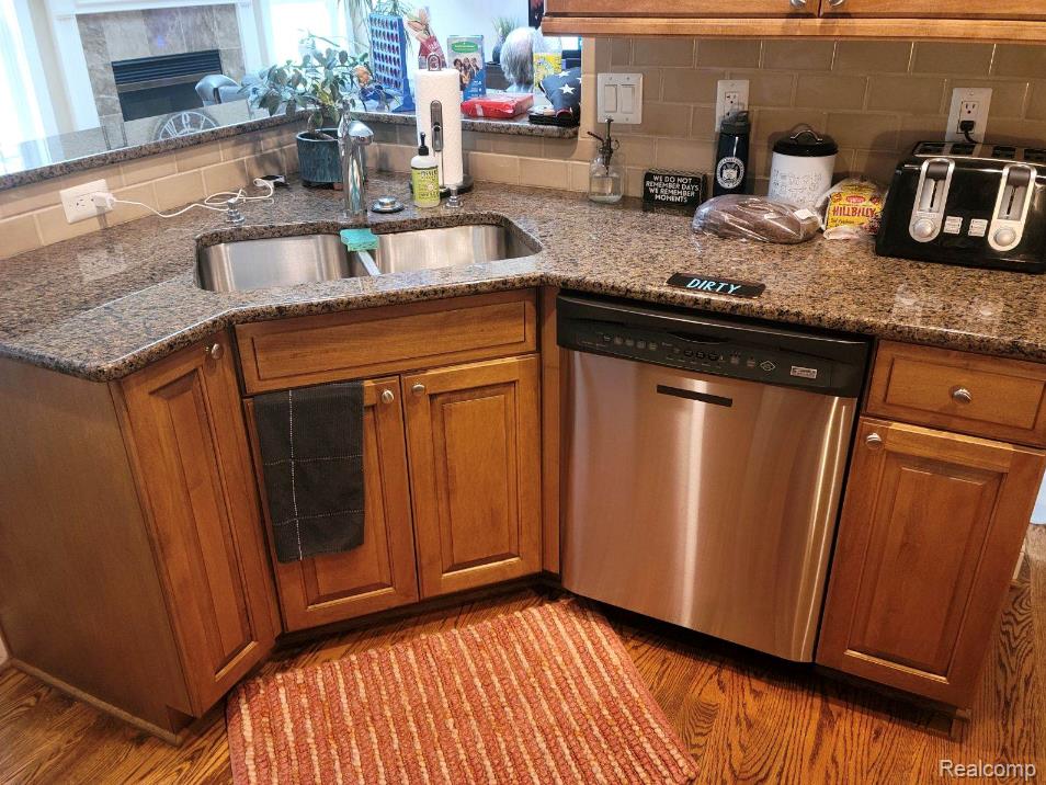 155 Peters Road Milford, MI 48381 - Photo 7 of 41 Gallery Image 7