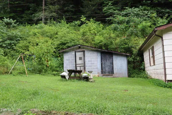 $45,000 | 362 Rakes Ridge Road, Birchleaf, VA 24220