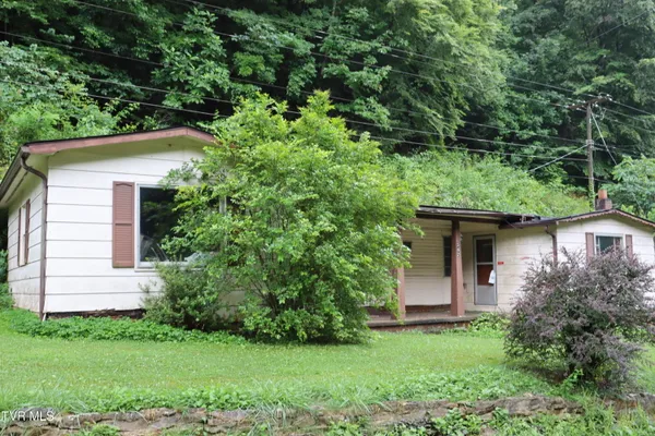 $45,000 | 362 Rakes Ridge Road, Birchleaf, VA 24220