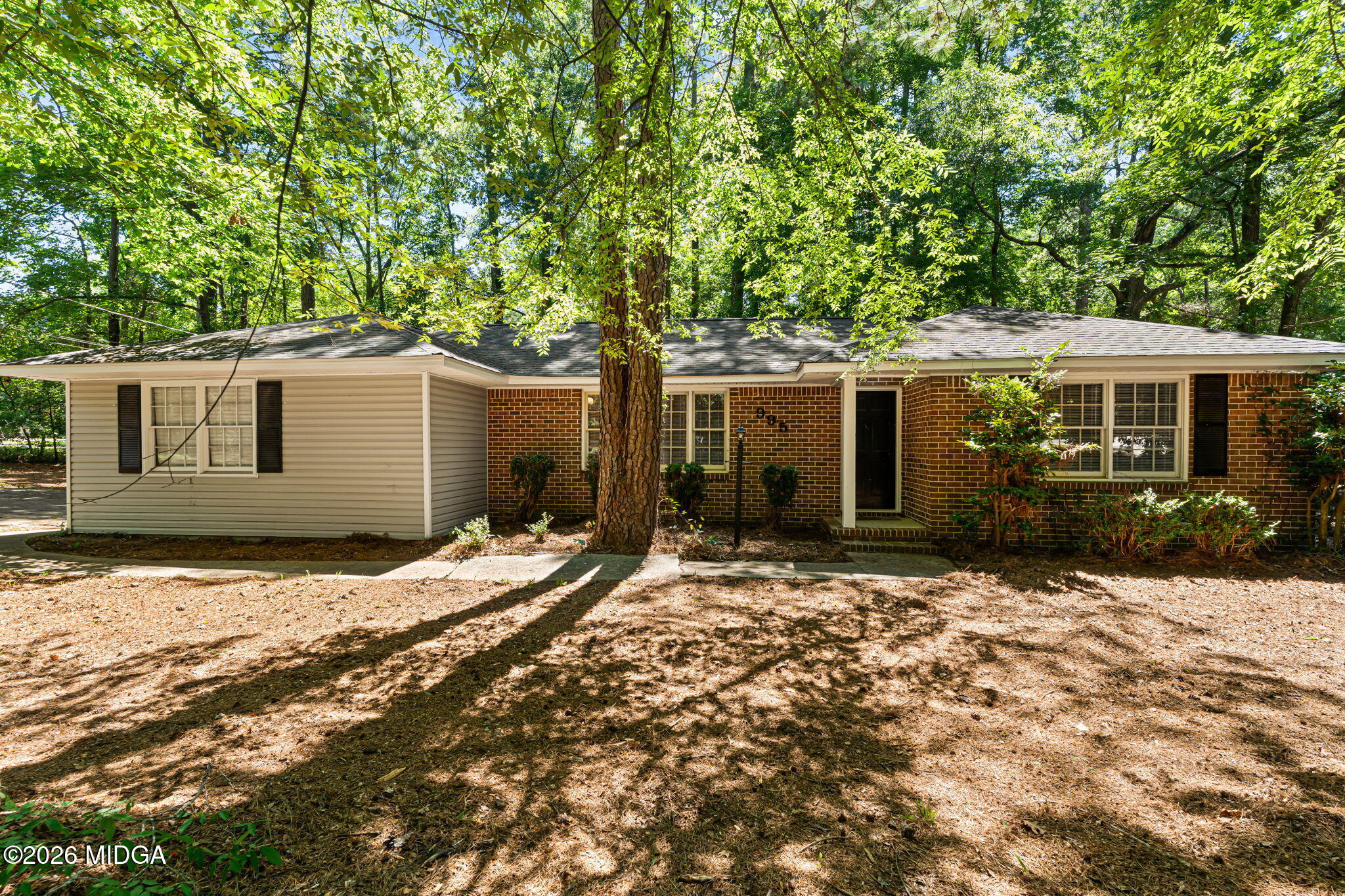 995 Roundtable Lane Macon, GA 31220 - Photo 1 of 39 1-web-or-mls-2