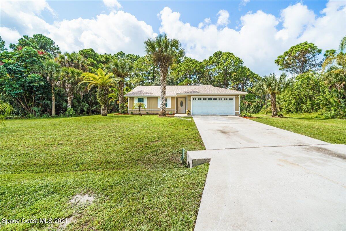 386 Gordon Road Northwest Palm Bay, FL 32907 - Photo 1 of 25 Front View