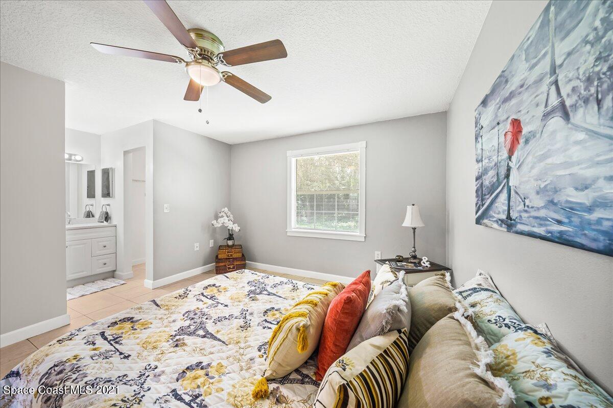 386 Gordon Road Northwest Palm Bay, FL 32907 - Photo 12 of 25 Primary