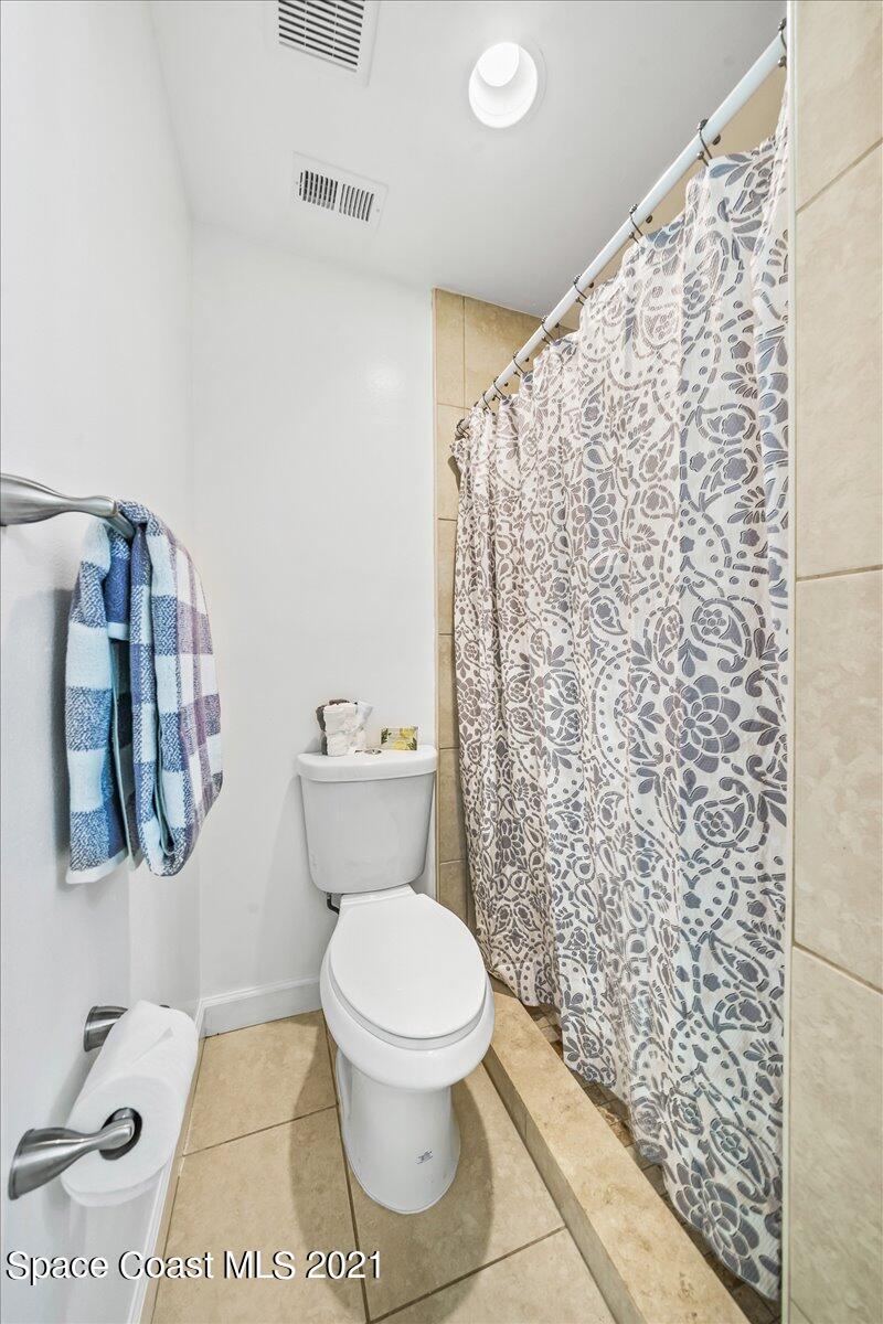 386 Gordon Road Northwest Palm Bay, FL 32907 - Photo 14 of 25 Primary Bathroom