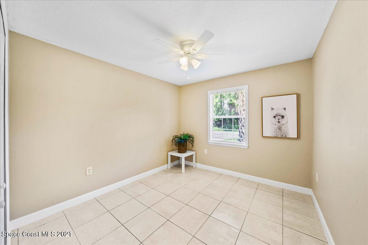 386 Gordon Road Northwest Palm Bay, FL 32907 - Photo 20 of 25 Third bedroom