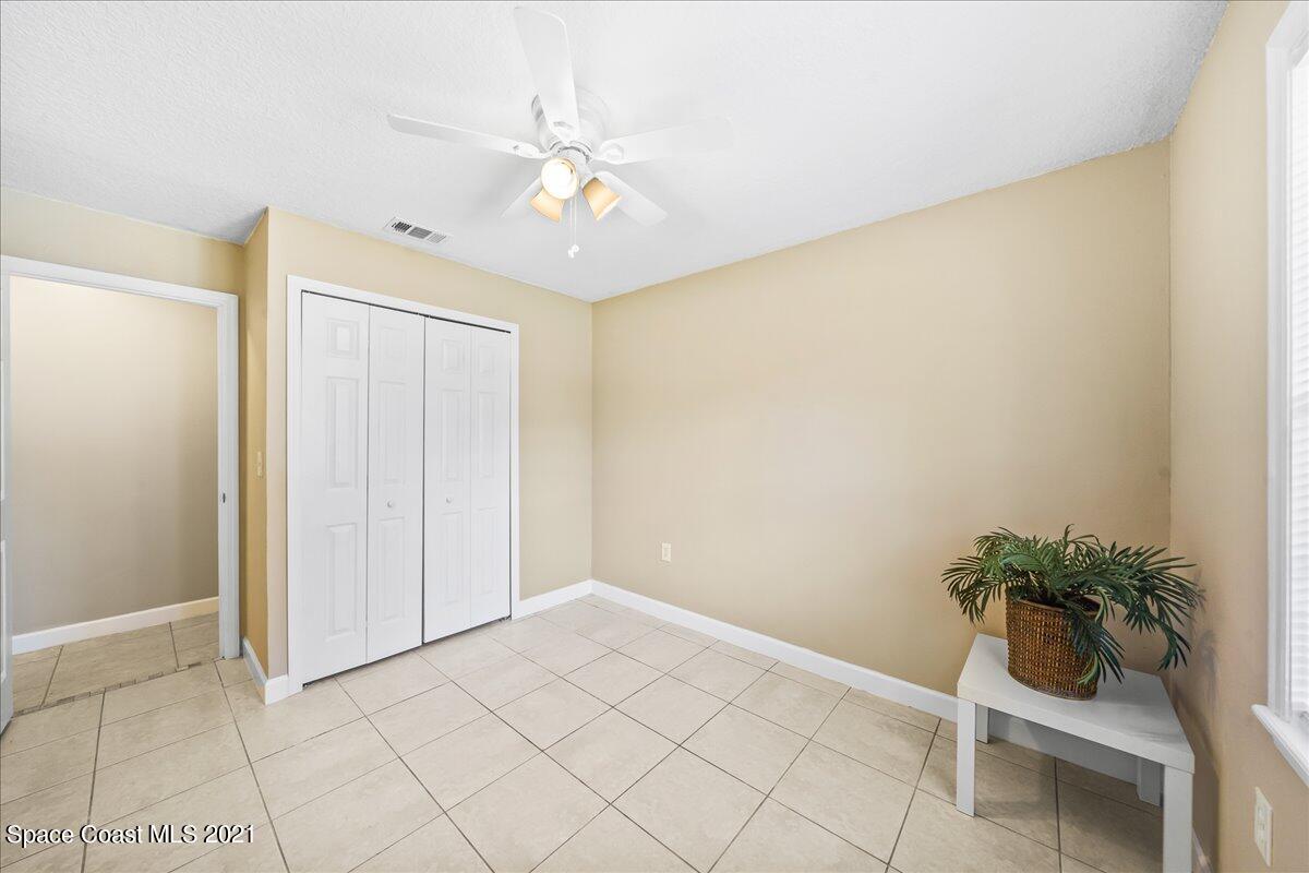 386 Gordon Road Northwest Palm Bay, FL 32907 - Photo 21 of 25 Third bedroom