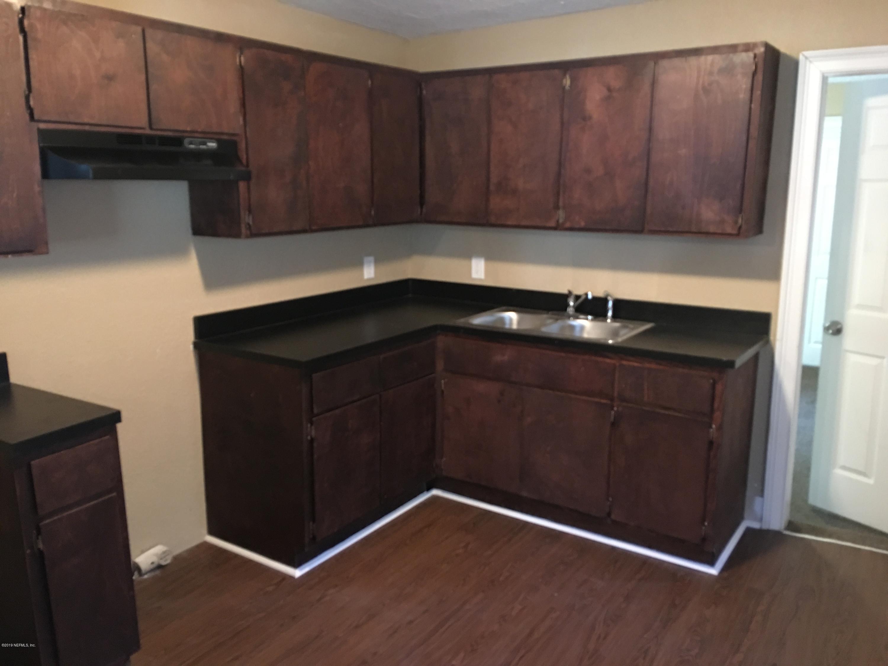 9534 Ridge Boulevard Jacksonville, FL 32208 - Photo 5 of 15 IMG_5673