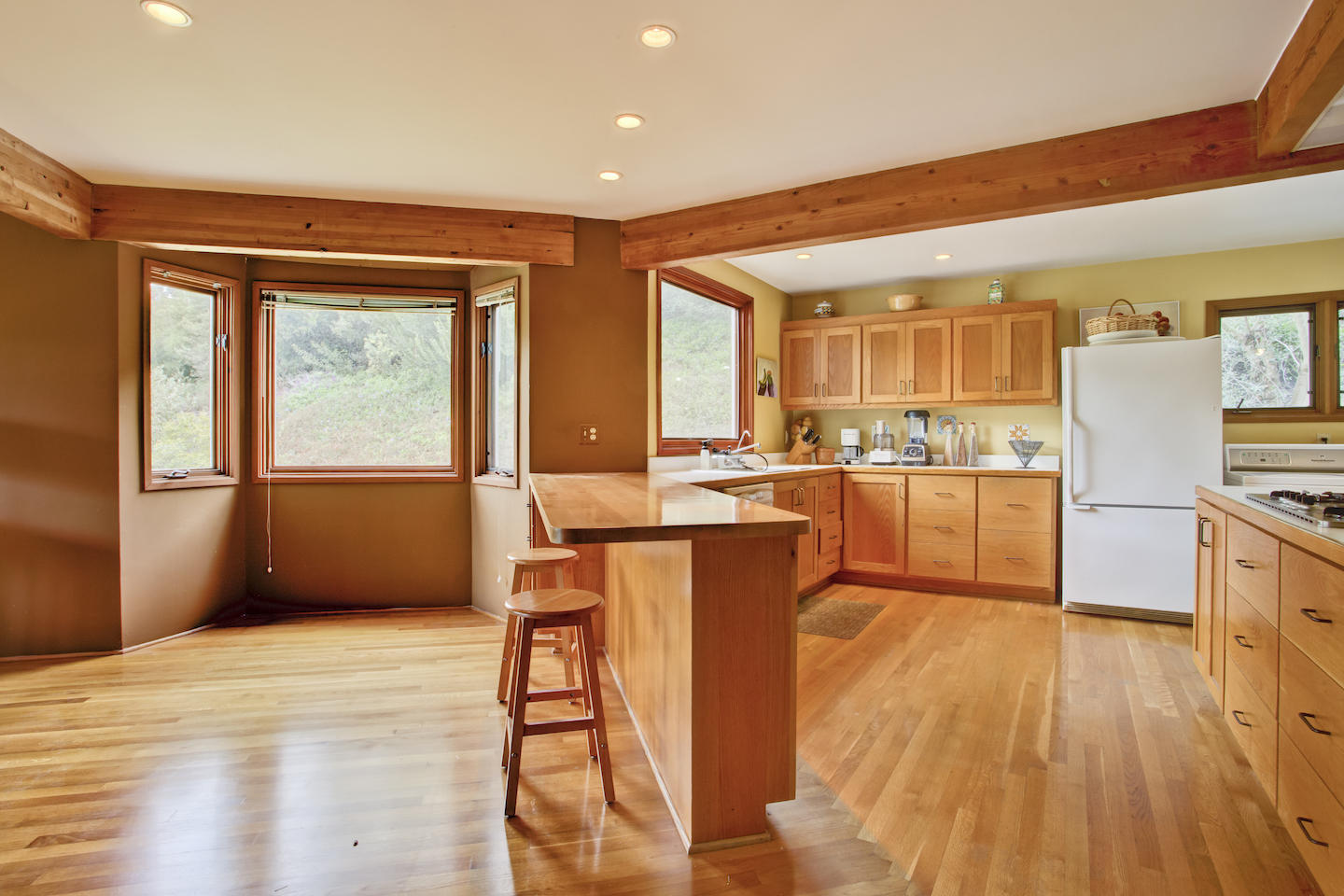 570 Sycamore Vista Road Santa Barbara, CA 93108 - Photo 11 of 37 SYCAMORE_022
