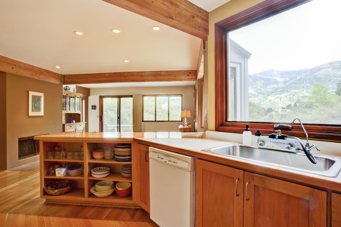 570 Sycamore Vista Road Santa Barbara, CA 93108 - Photo 12 of 37 SYCAMORE_026