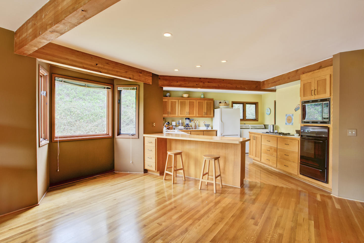 570 Sycamore Vista Road Santa Barbara, CA 93108 - Photo 10 of 37 SYCAMORE_029