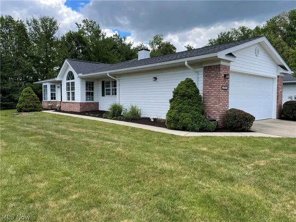 $289,900 | 18511 Woodhaven Drive, Strongsville, OH 44149