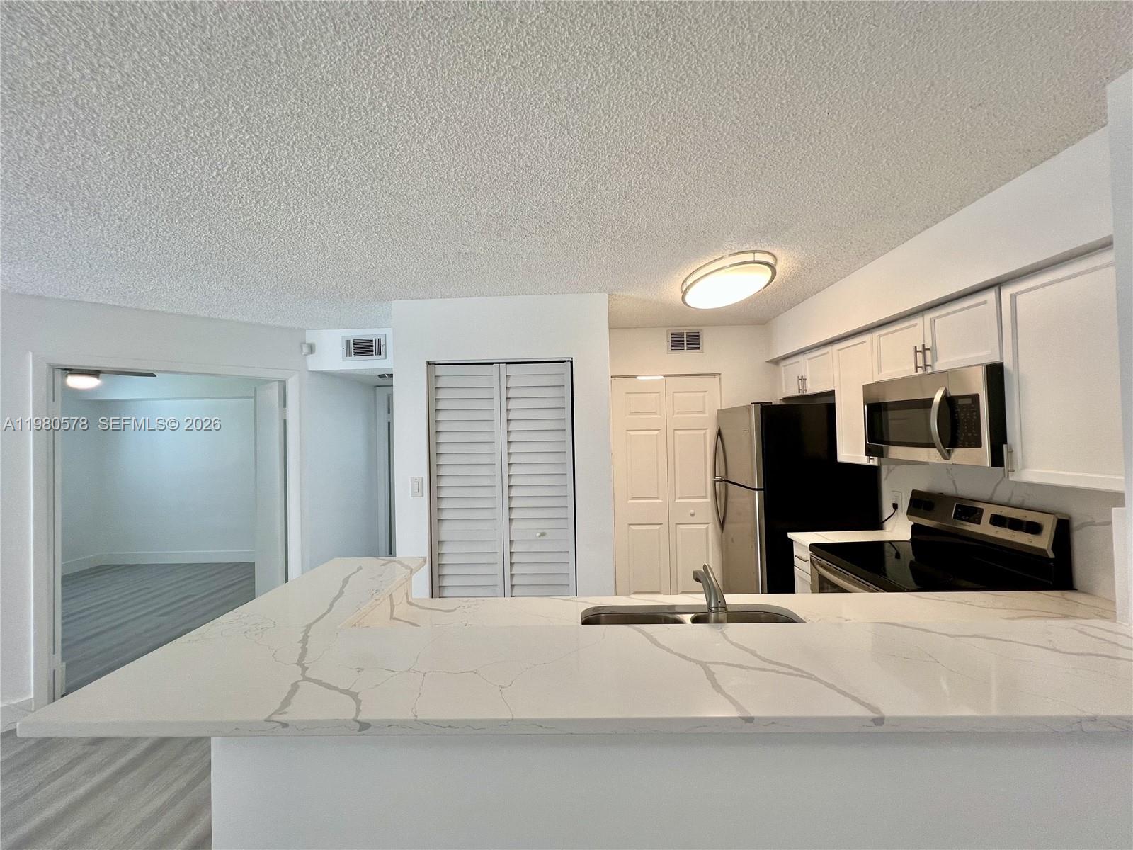640 South Park Road, Unit 124 Hollywood, FL 33021 - Photo 8 of 31 Photo 8