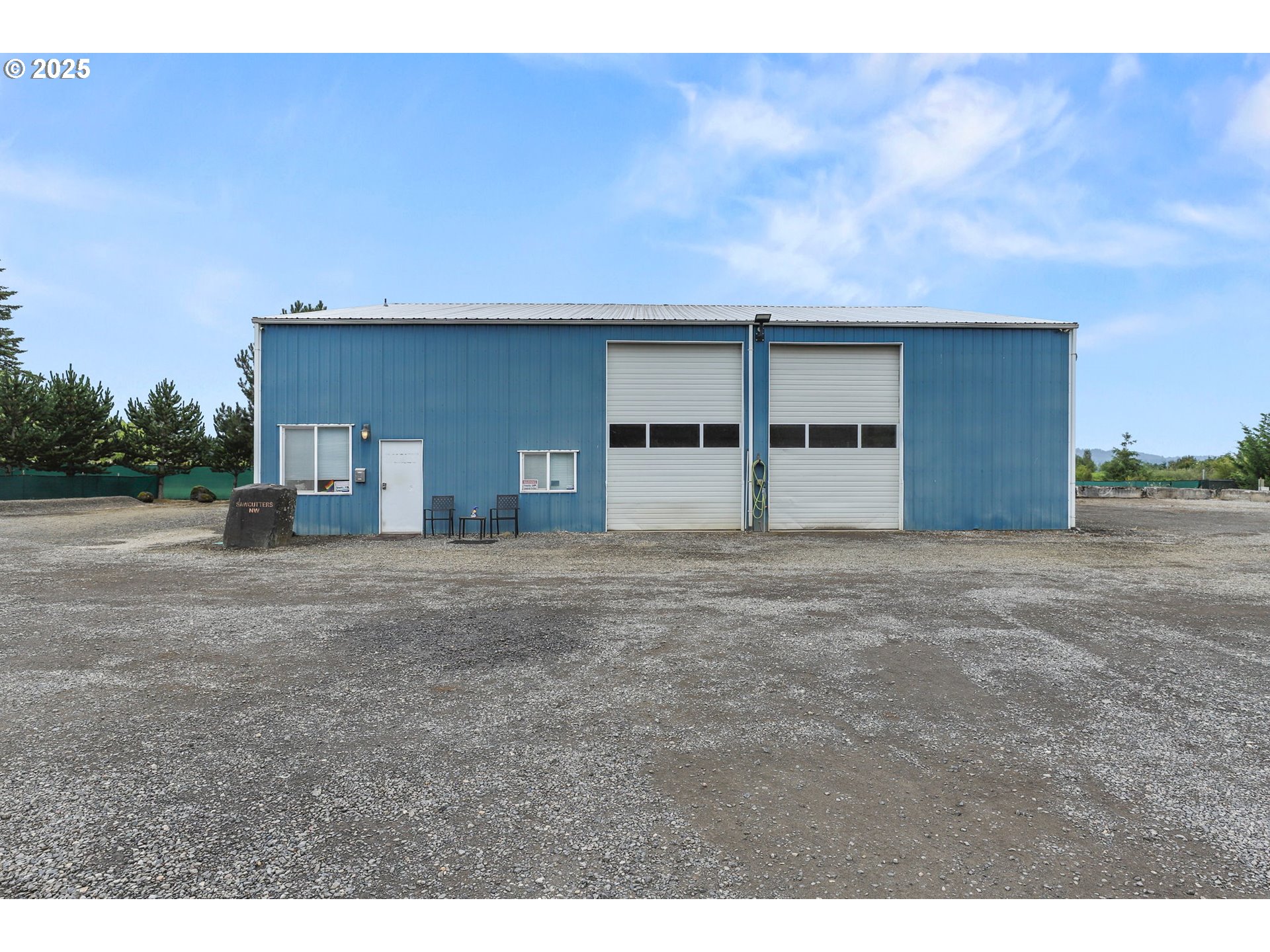 33685 Southeast Kelso Road Boring, OR 97009 - Photo 3 of 32 a view of a big room with closet and windows